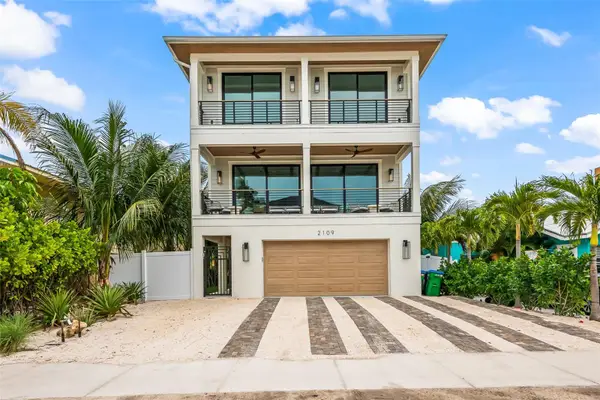 2109 Avenue C, BRADENTON BEACH, FL 34217