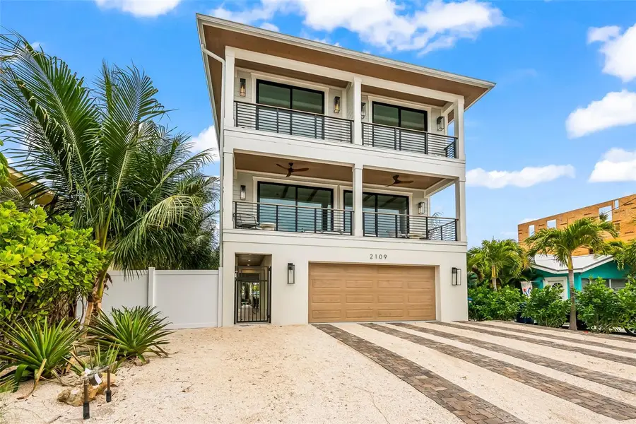 2109 Avenue C, Bradenton Beach, FL 34217 - #3