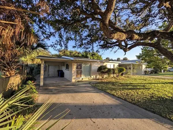 824 E 9th Avenue, NEW SMYRNA BEACH, FL 32169