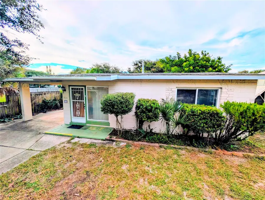 824 E 9th Avenue, New Smyrna Beach, FL 32169 - #2