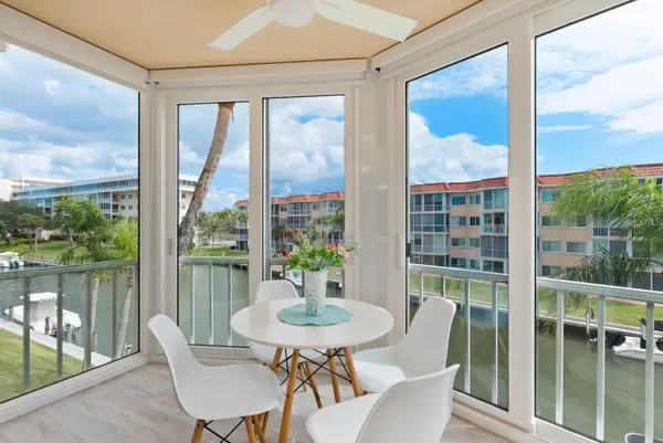 1250 N Portofino Drive #304, SARASOTA, FL 34242