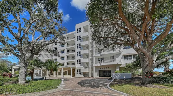 2550 Harbourside Drive #334, LONGBOAT KEY, FL 34228