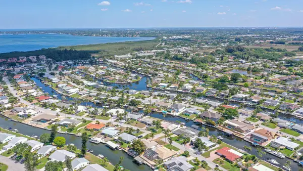 4907 Coral Boulevard, BRADENTON, FL 34210