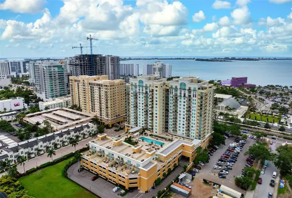 800 N Tamiami Trail #1504, SARASOTA, FL 34236
