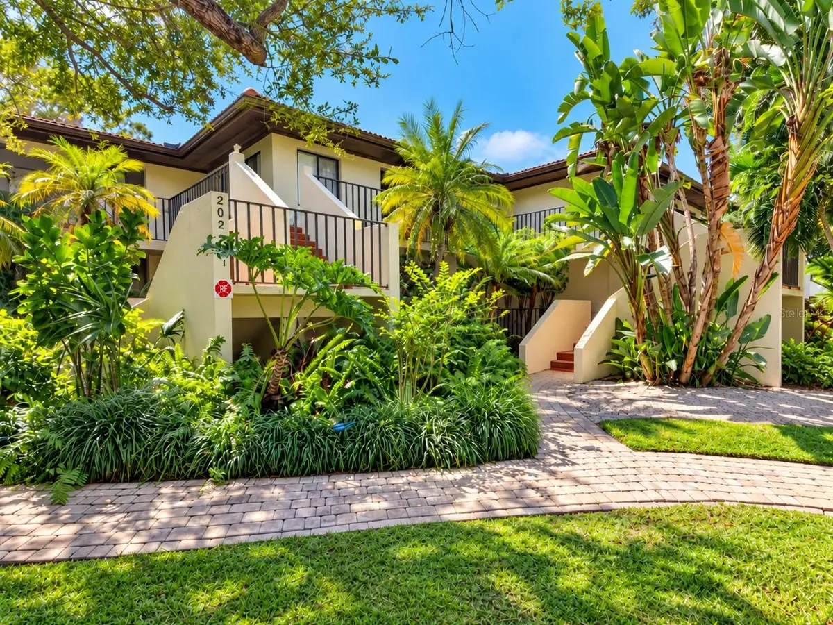 3803 Sun Eagle Ln #203, Bradenton, FL 34210 - #1