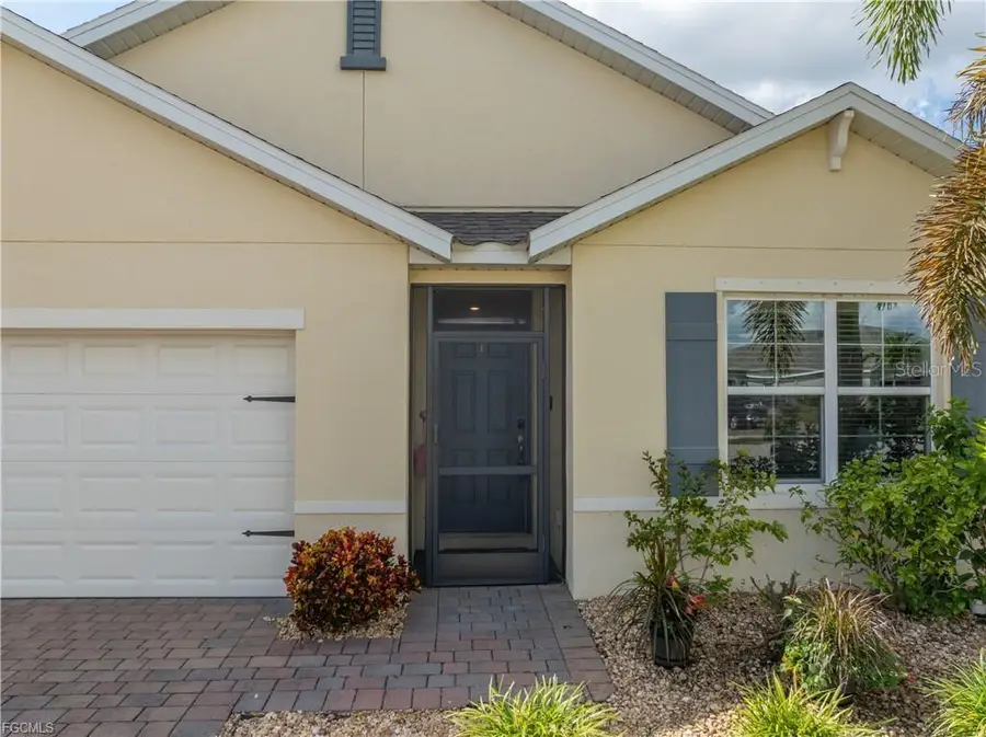 3190 Estancia Lane, Cape Coral, FL 33909 - #3