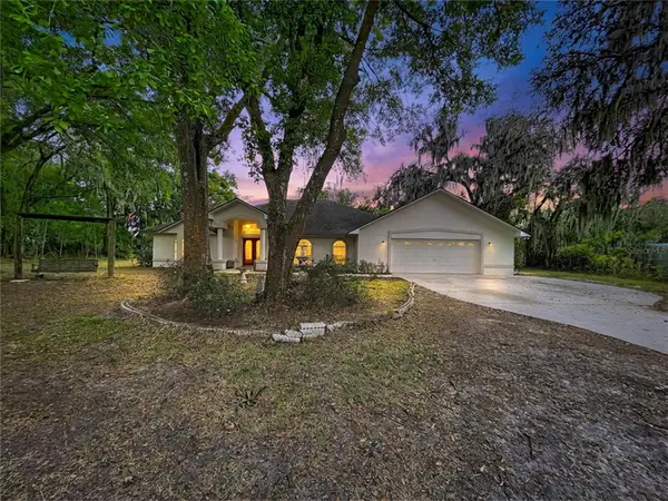 8402 Southwood Pines Street, LITHIA, FL 33547