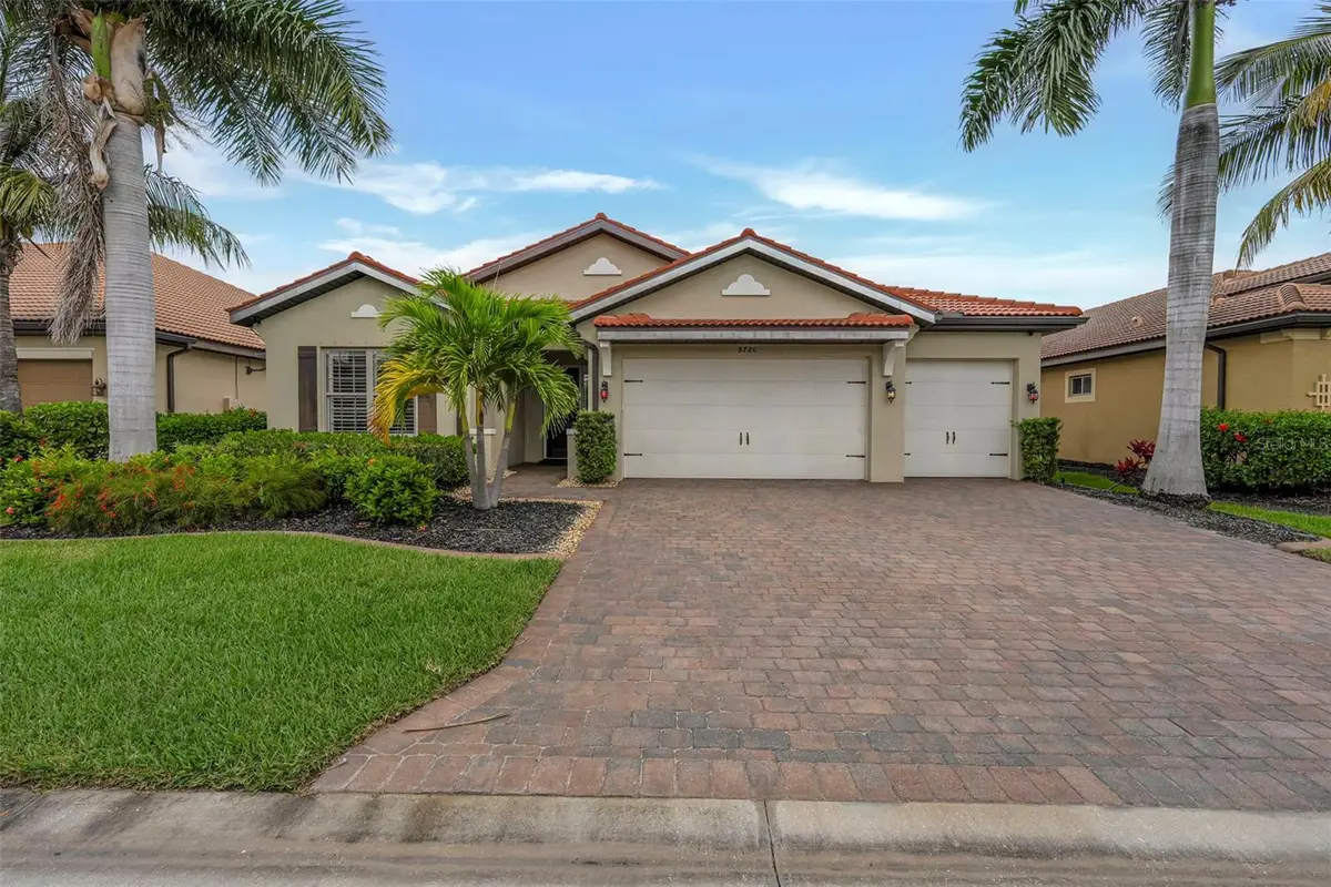 8720 Westwood Oaks Place, Fort Myers, FL 33908 - Image #1
