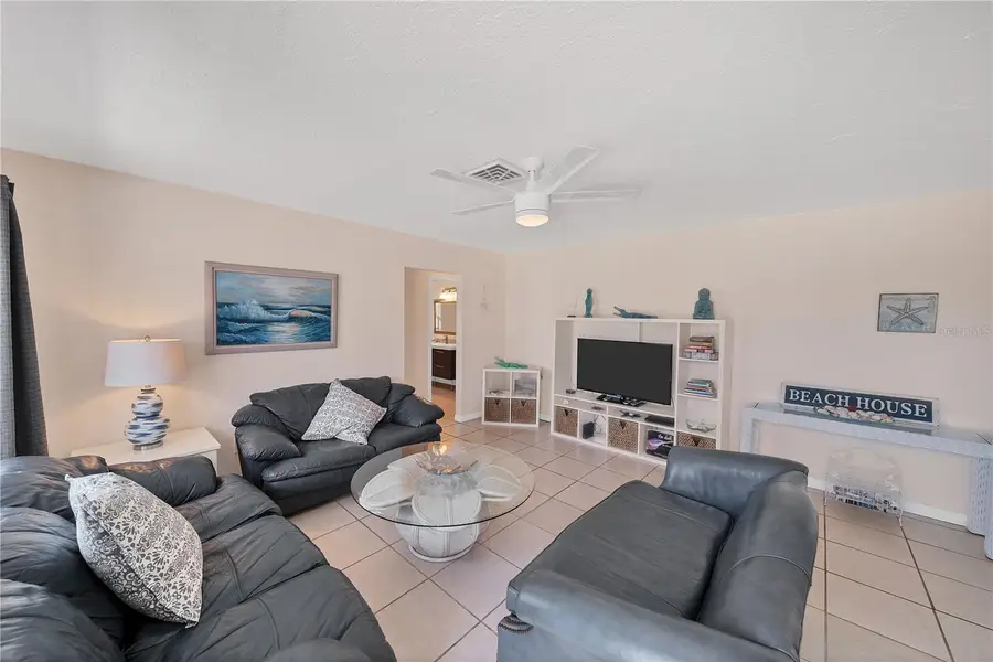 881 Polaris Road, Venice, FL 34293 - Image #3