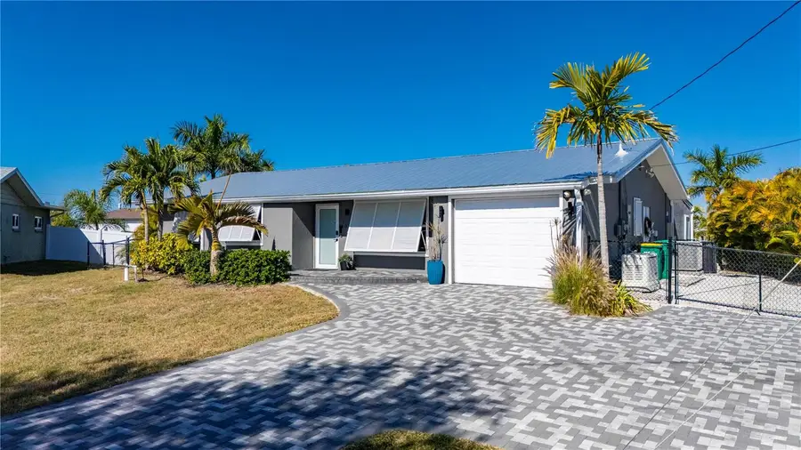 186 Chelsea Court Nw, Port Charlotte, FL 33952 - Image #2