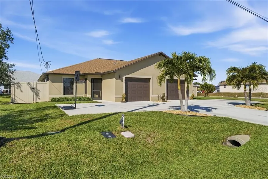 528 SE 5th Place, Cape Coral, FL 33990 - #3