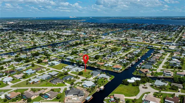 3725 SE 13th Avenue, CAPE CORAL, FL 33904