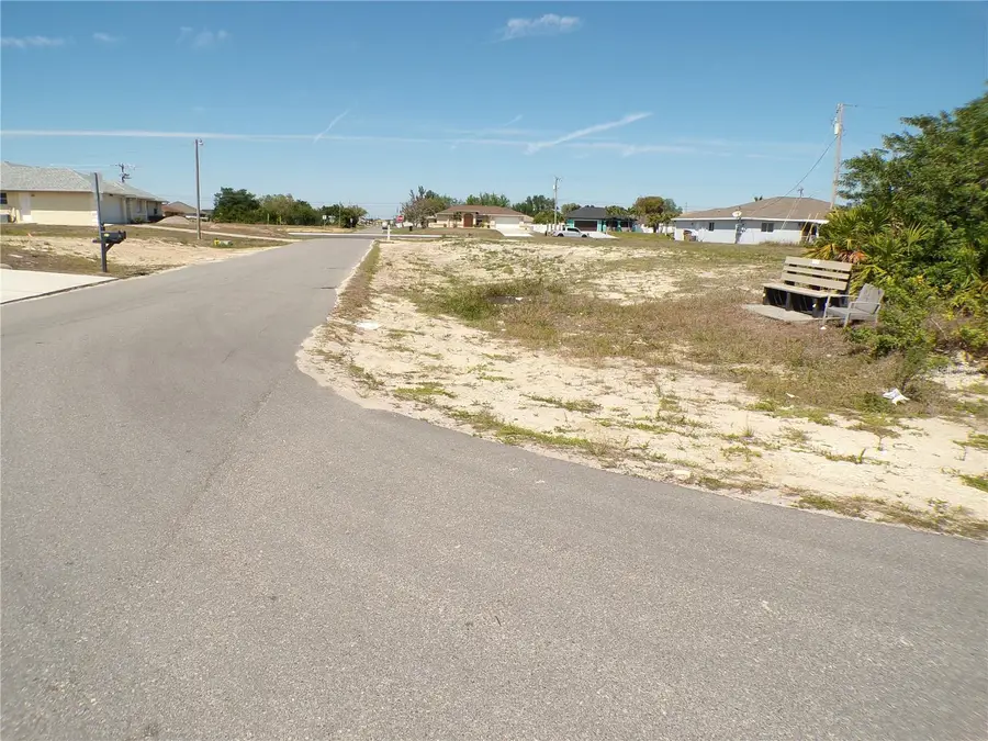 821 NE 15th Lane, Cape Coral, FL 33909 - #3