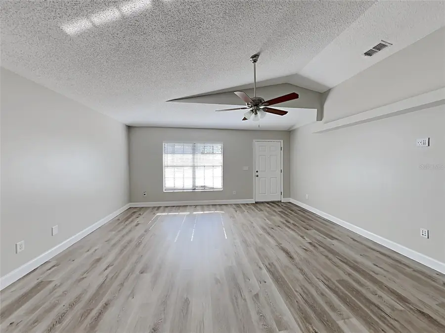 5500 Crissman Drive N, Saint Petersburg, FL 33714 - #3