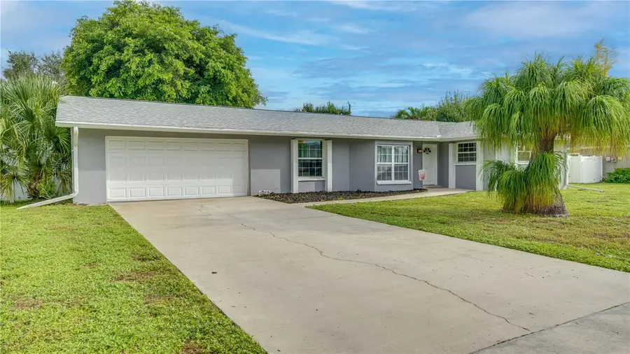 909 SE 27th Street, Cape Coral, FL 33904 - #2
