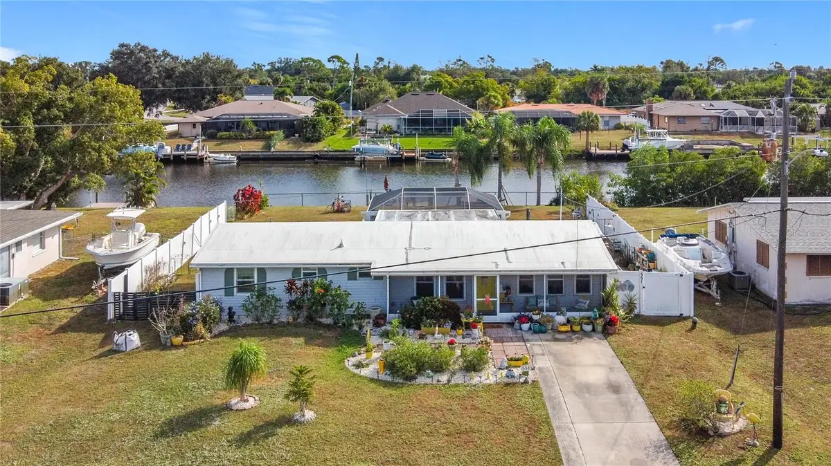 551 W Tarpon Boulevard Nw, Port Charlotte, FL 33952 - Image #1