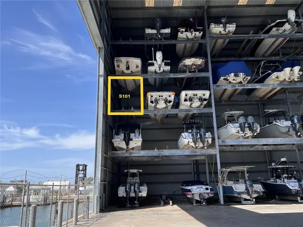 100 Circuit Road #S101, NOKOMIS, FL 34275