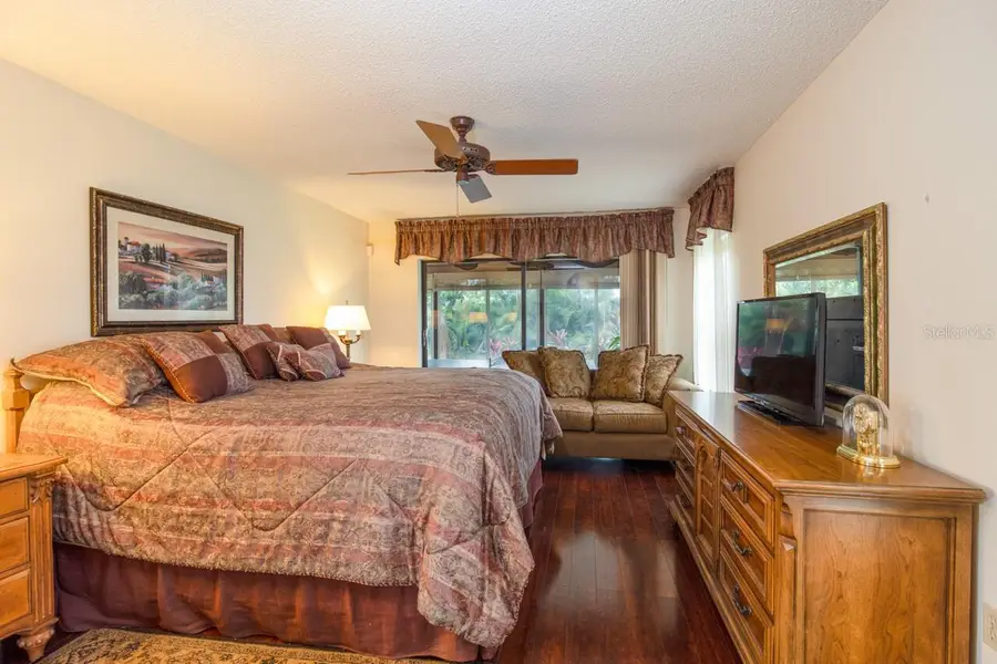 331 Oakwood Circle, Englewood, FL 34223 - Image #3