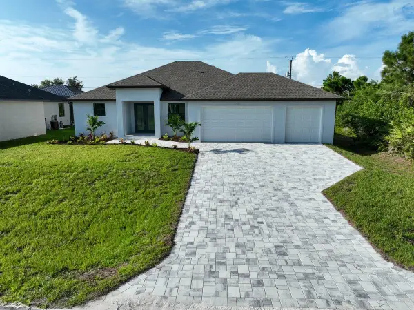 11201 Chalet Avenue, ENGLEWOOD, FL 34224