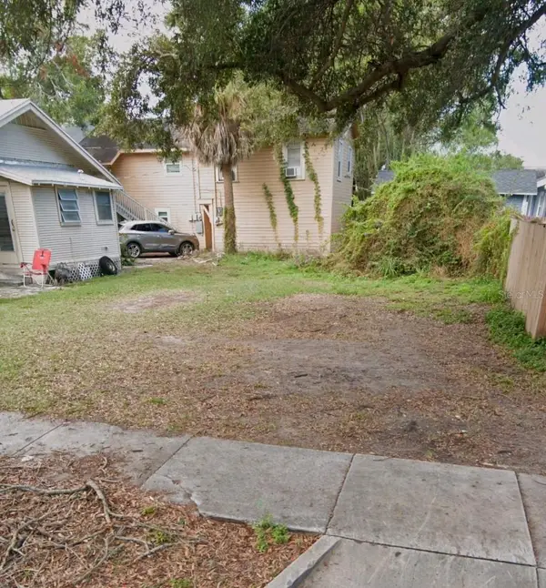 1045 11th Street S, ST PETERSBURG, FL 33705