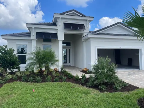 1561 Lake Bank Lane, DELAND, FL 32724