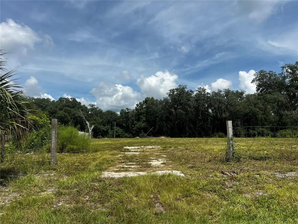 106 Planet Dr, Crescent City, FL 32112 - #1