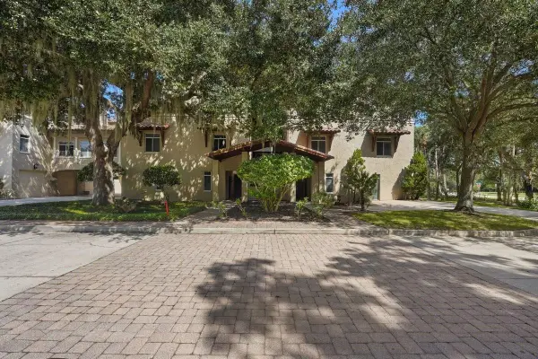 114 Club House Drive #305, PALM COAST, FL 32137