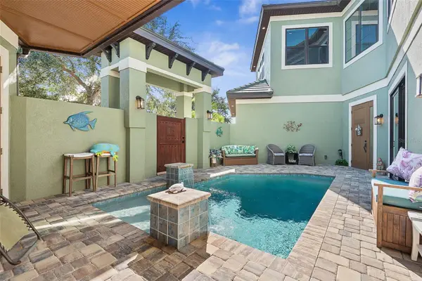 4 Oakview Court, PALM COAST, FL 32137