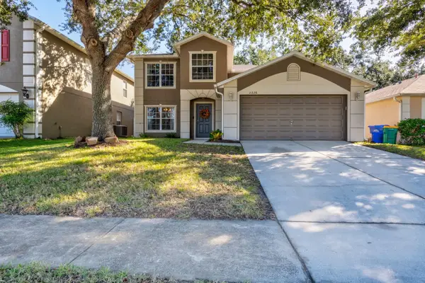 2228 Martins Run, TAVARES, FL 32778