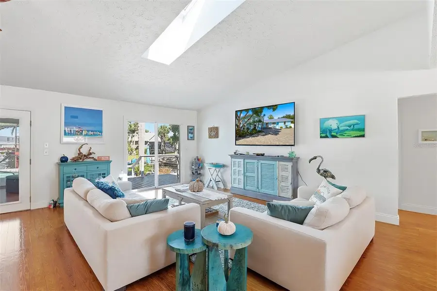 105 SE 2nd Place, Crystal River, FL 34429 - Image #2