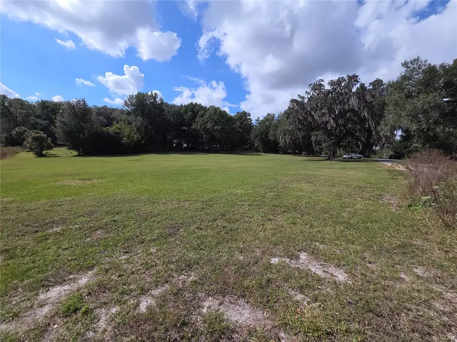 140 E Lemon Street, Lady Lake, FL 32159 - Image #3