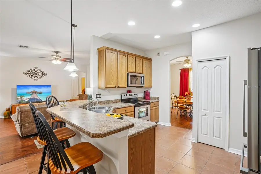 36208 Spirit Court, Grand Island, FL 32735 - Image #2