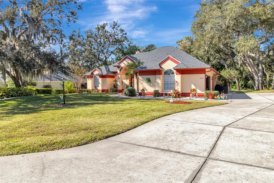 33025 Lake Bend Circle, Leesburg, FL 34788 - Image #2