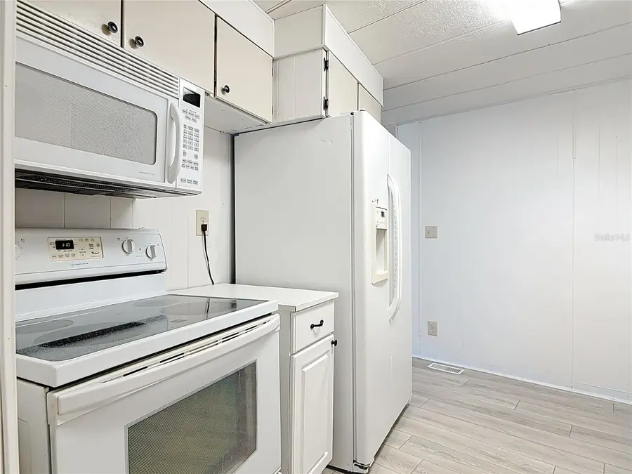 1043 Capella Drive, Tavares, FL 32778 - Image #3