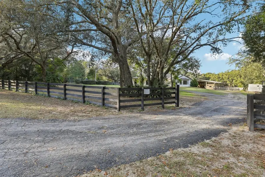 22301 Coronado Somerset Drive, Sorrento, FL 32776 - Image #3