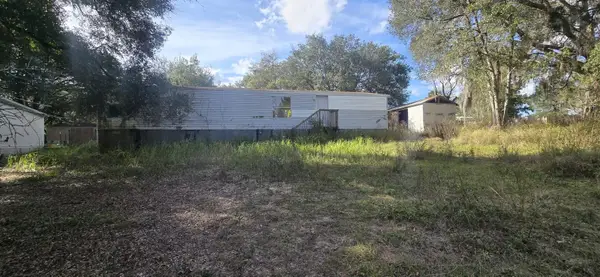 17120 SE 252nd Avenue, UMATILLA, FL 32784