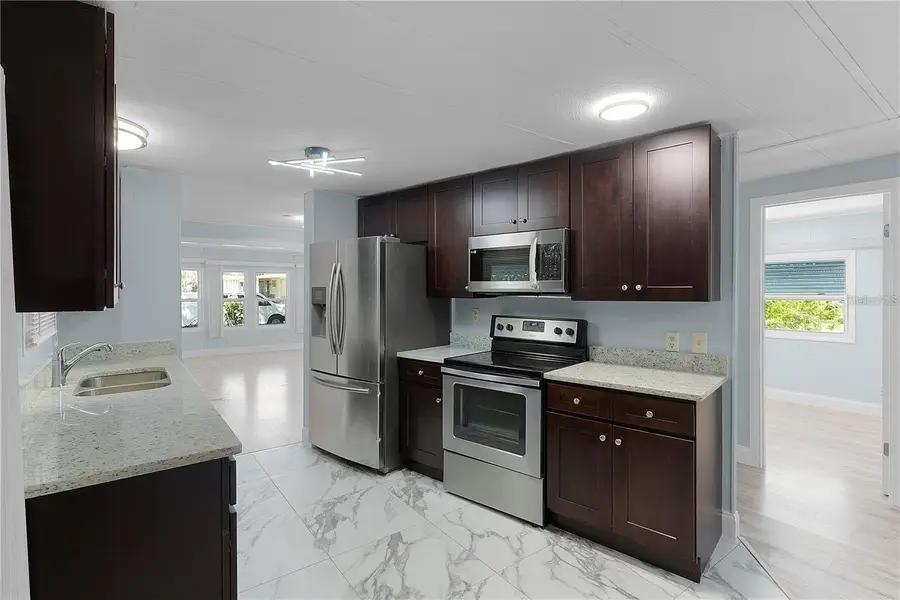 354 Ivanhoe Circle, Lady Lake, FL 32159 - Image #2