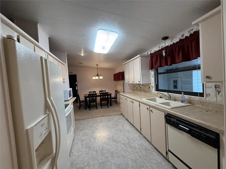 3937 Citrus Circle, Fruitland Park, FL 34731 - Image #3