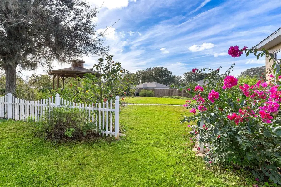 81 Twin Lake Circle, Umatilla, FL 32784 - Image #2