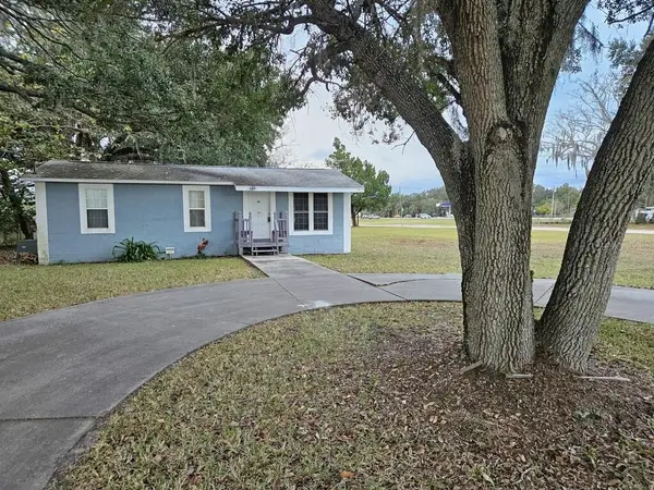 877 Anderson Avenue, MASCOTTE, FL 34753