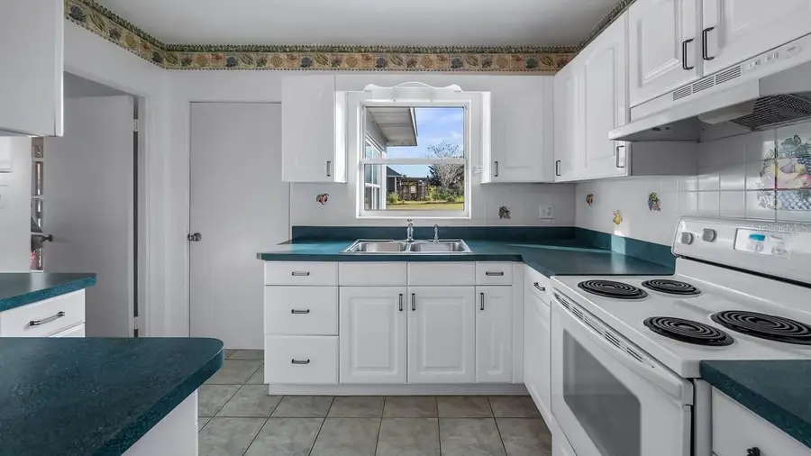 510 N Palm Avenue, Howey In The Hills, FL 34737 - Image #2