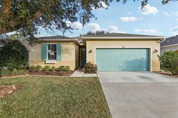 1689 Strathmore Circle, MOUNT DORA, FL 32757