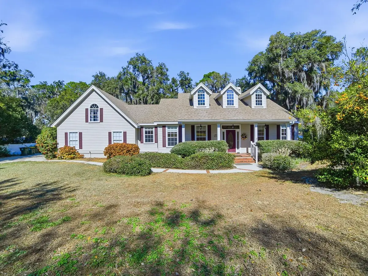 592 Crescent Street, Umatilla, FL 32784 - Image #1