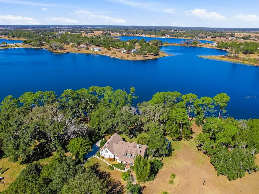 592 Crescent Street, Umatilla, FL 32784 - Image #2