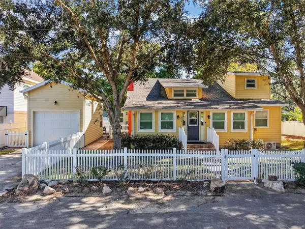 428 Hillcrest Court, MOUNT DORA, FL 32757