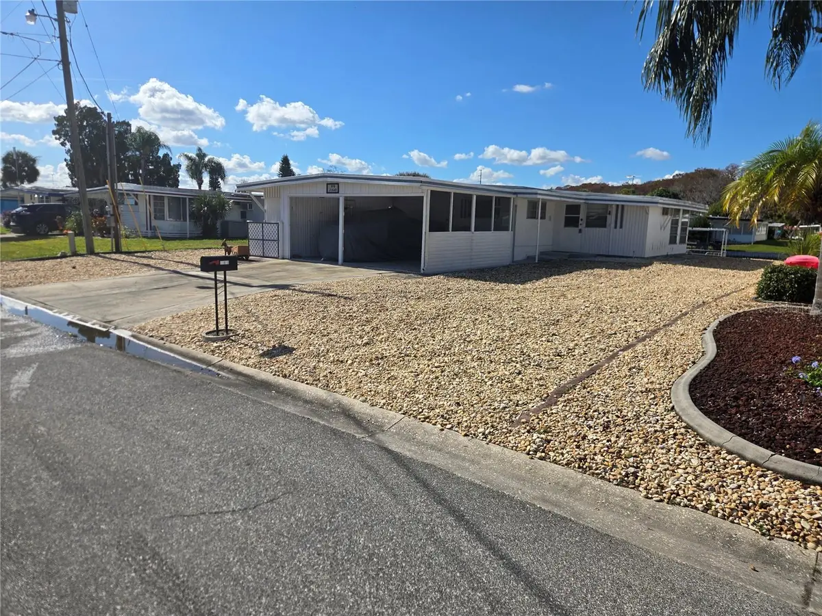 31645 Kelly Circle, Tavares, FL 32778 - Image #1