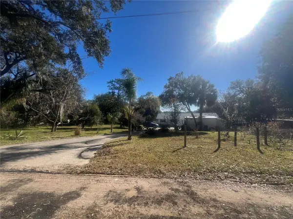 4244 North Road, FRUITLAND PARK, FL 34731