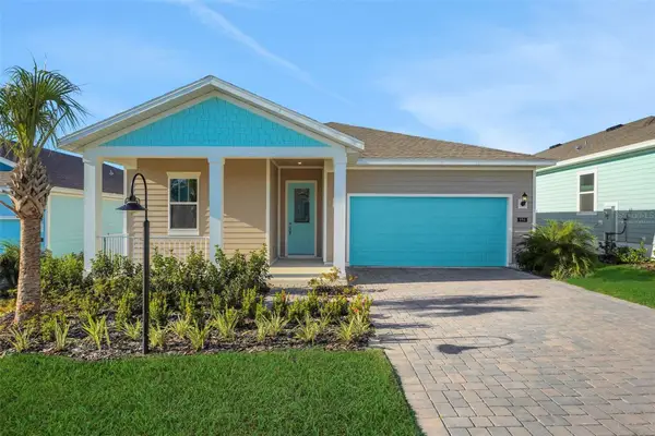 994 Fiesta Key Circle, LADY LAKE, FL 32159