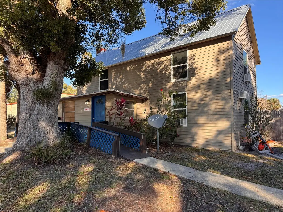 290 N Trowell Avenue, Umatilla, FL 32784 - Image #1