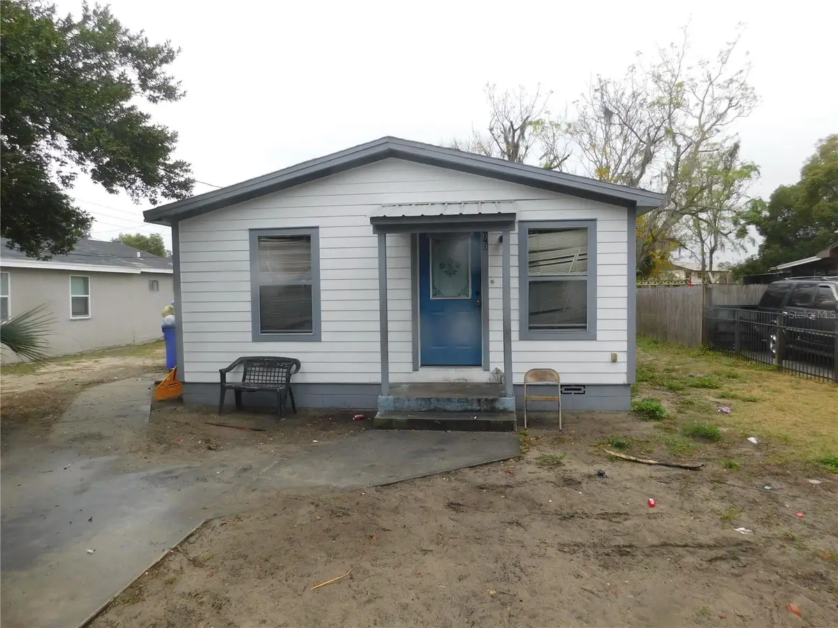 705 W Alfred Street, Tavares, FL 32778 - #1